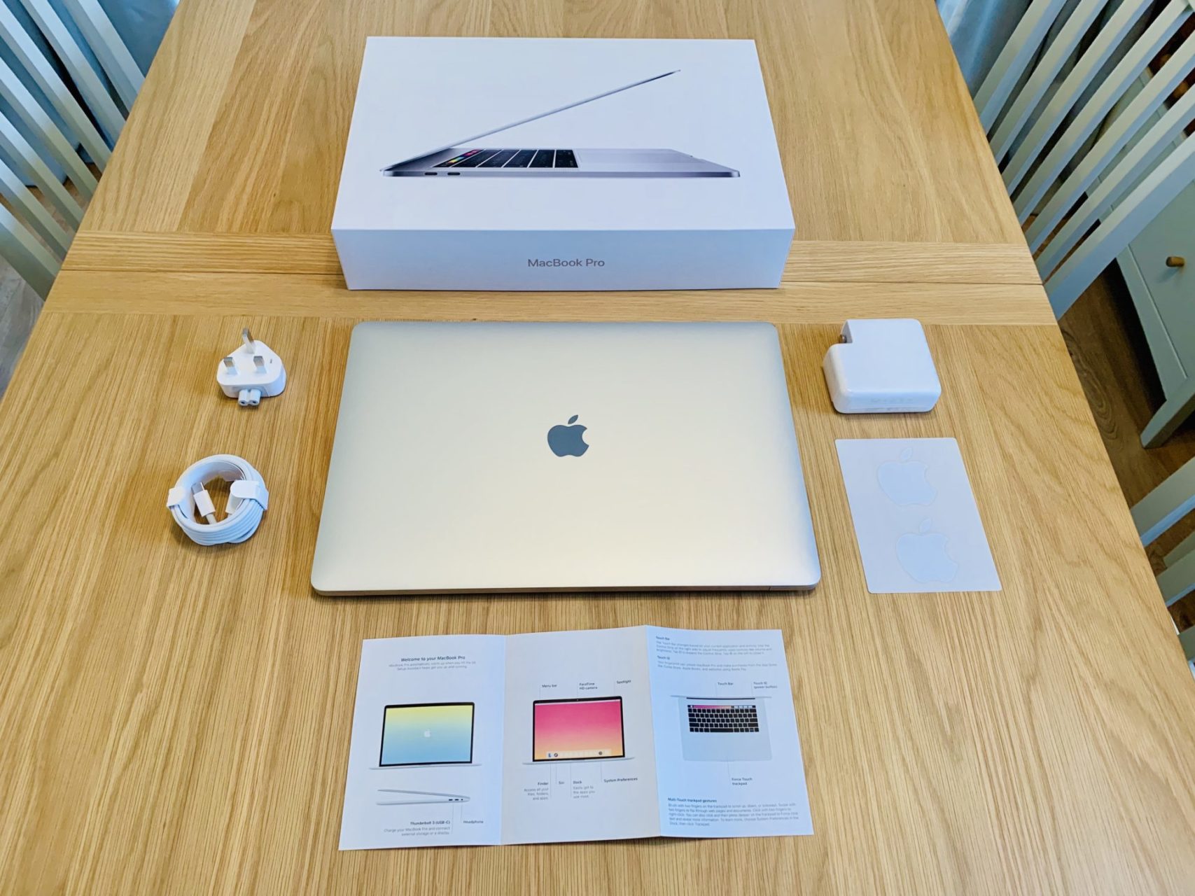 Apple MacBook Pro 15 inch unboxing