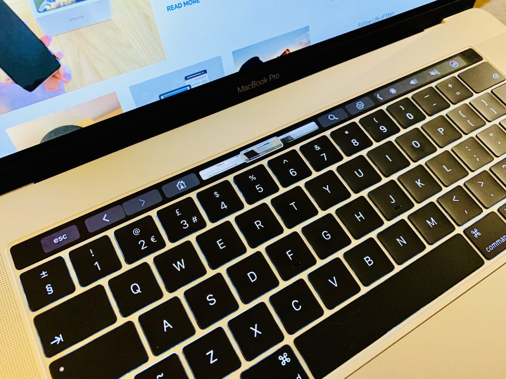 Apple MacBook Pro Touch Bar